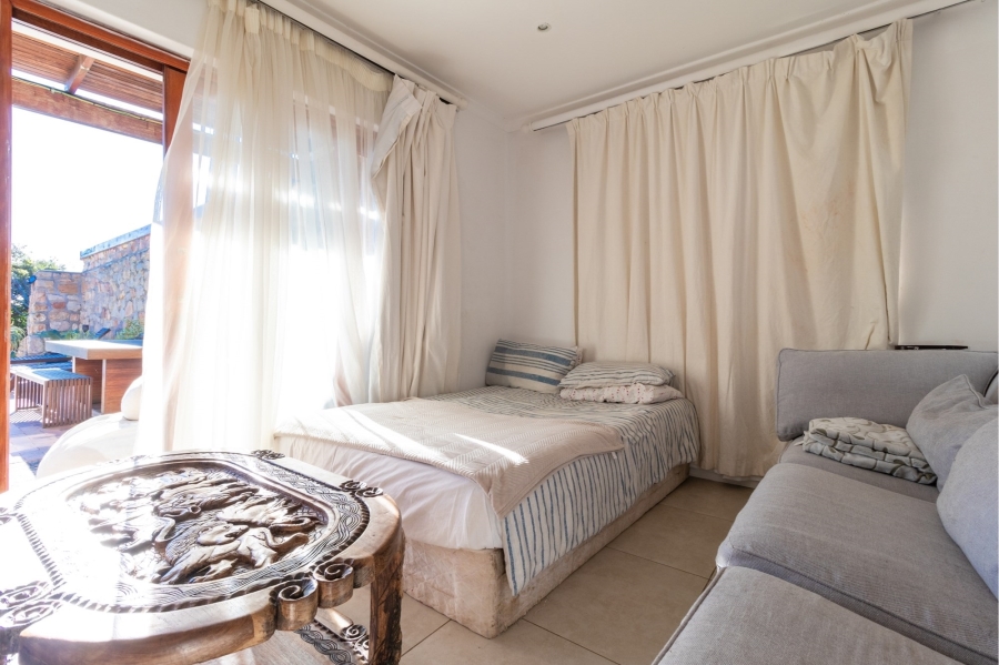 6 Bedroom Property for Sale in Capri Western Cape